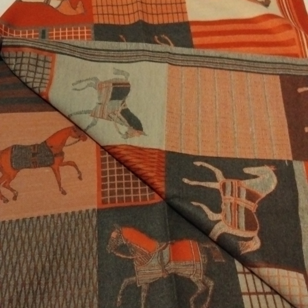 Elegant Cashmere Shawl - Picture 11 of 15